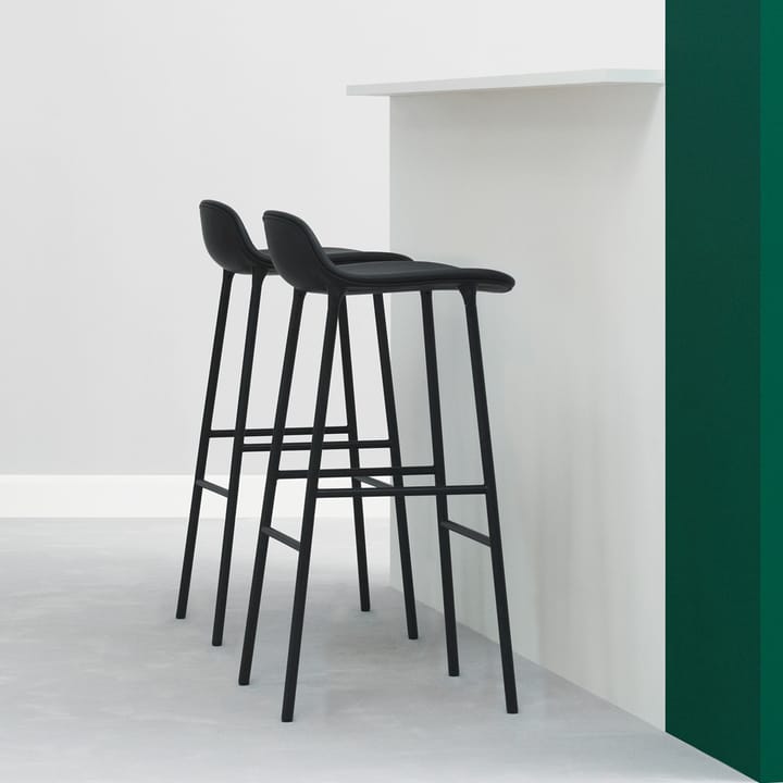 Form バースツール low, Green, green-coated steel legs Normann Copenhagen | ノーマンコペンハーゲン