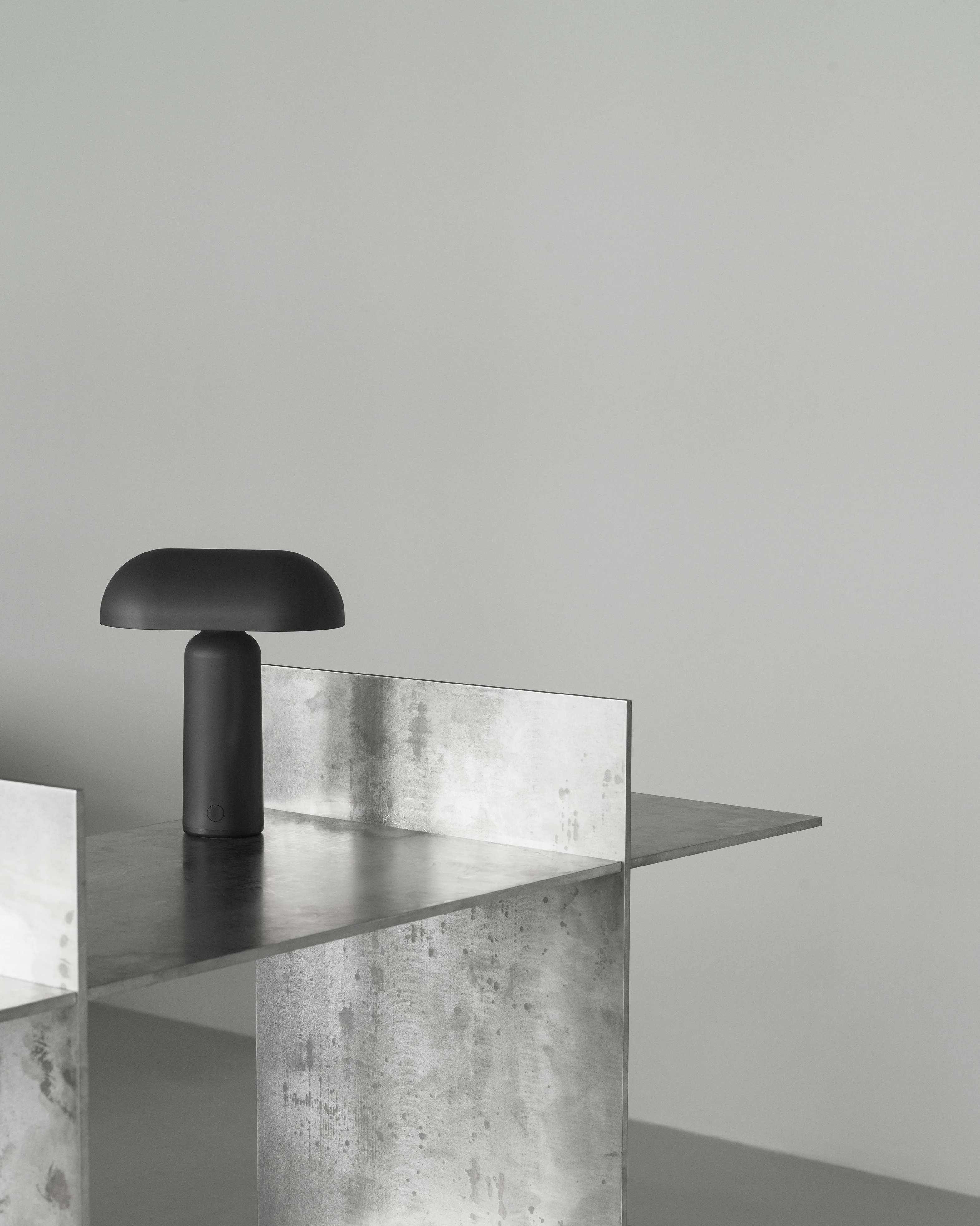 Normann Copenhagen | ノーマンコペンハーゲン からのPorta テーブル