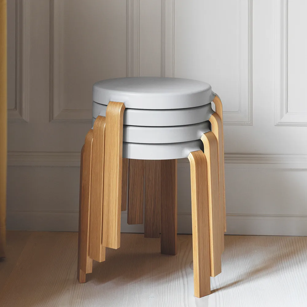 Tap ラウンド スツール, Black, black oak legs, Ø35x43 cm Normann Copenhagen | ノーマンコペンハーゲン