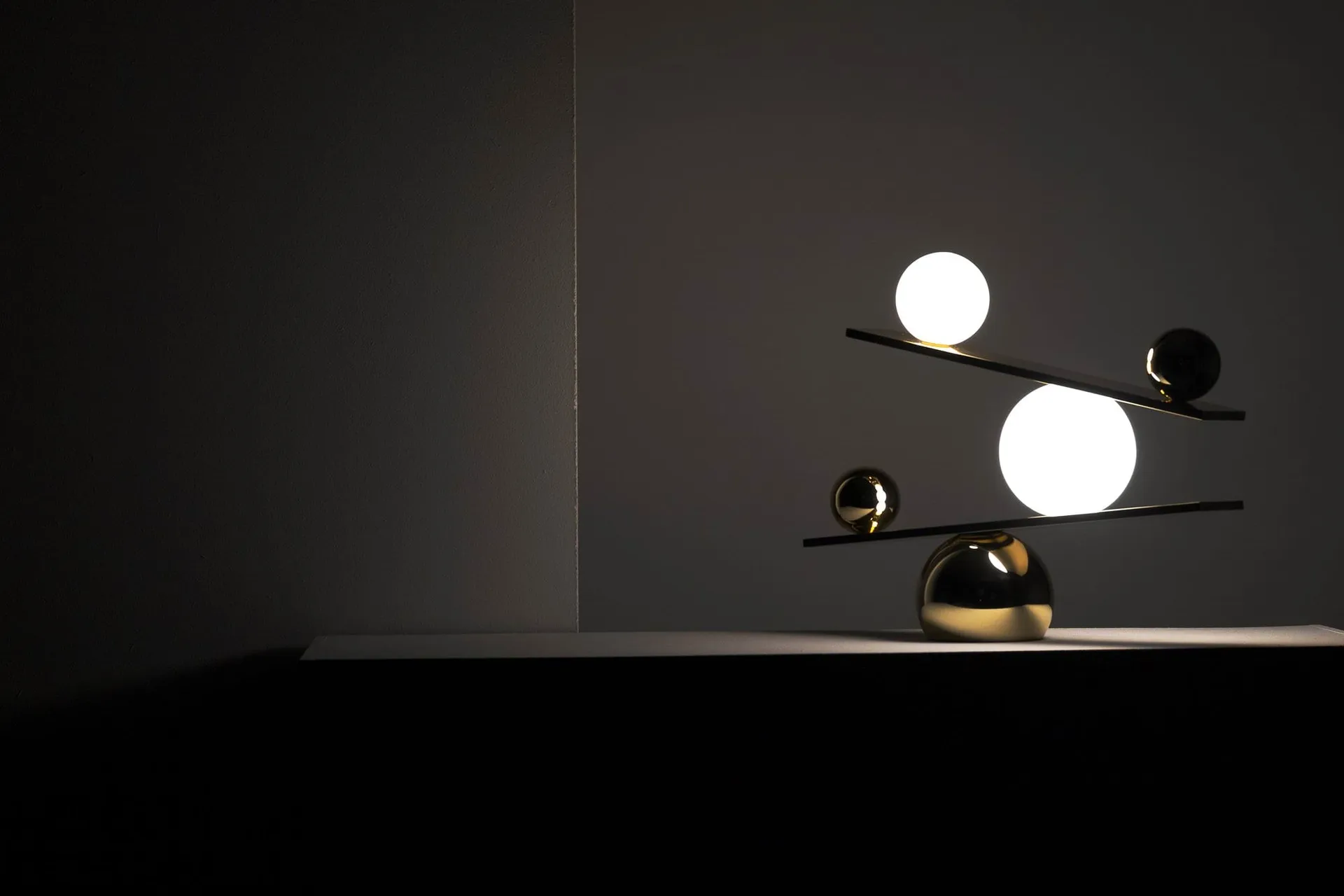 Balance テーブルランプ, Brass, v2 Oblure