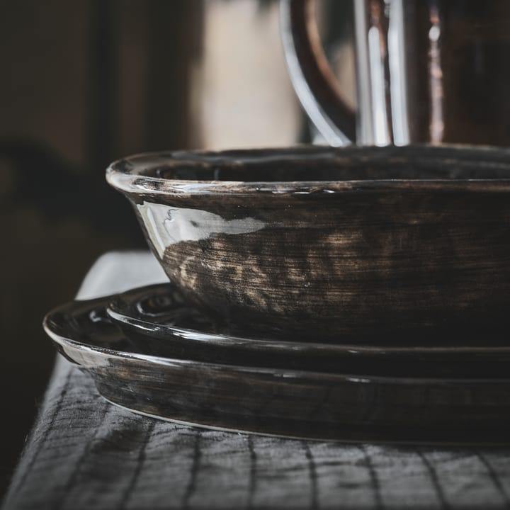 Yuki dinner plare, brown-black Olsson & Jensen | オルソン & ジェンセン