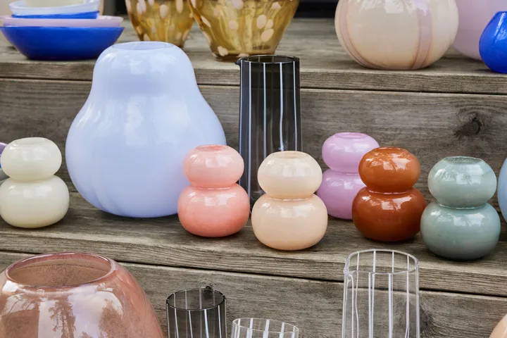 OYOY Kojo 花器 small クリーム色　フラワーベース OYOY | オイオイ からのKojo 花瓶 small - NordicNest.jp