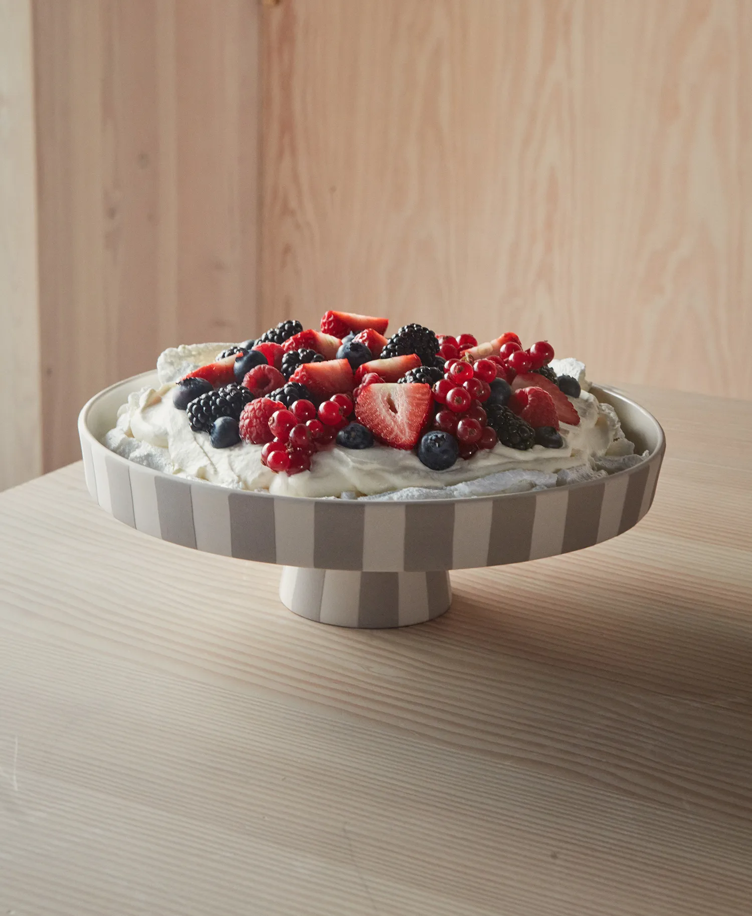 Toppu サービングプレート L Ø27 cm, Clay OYOY | オイオイ