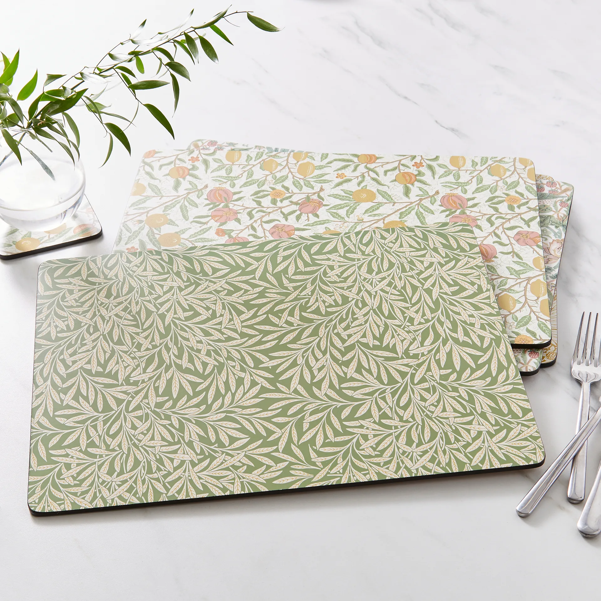 Morris & Co Simpley ミックス ランチョンマット 4枚, Fruit, Willow, Strawberry Thief, Marigold Pimpernel | ピンパーネル