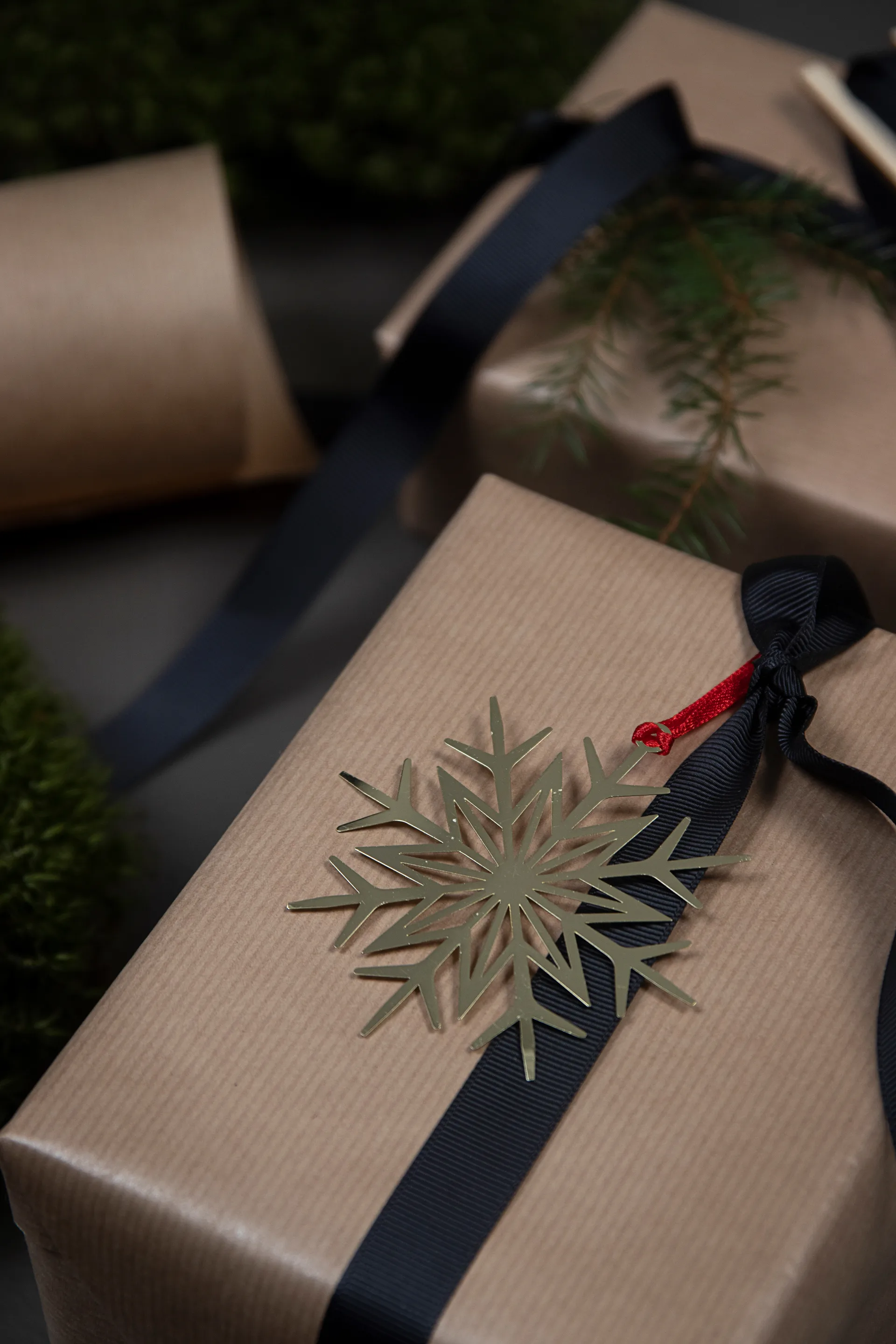 Plutoクリスマス デコレーション in メタル, Star Gold coloured Pluto Design