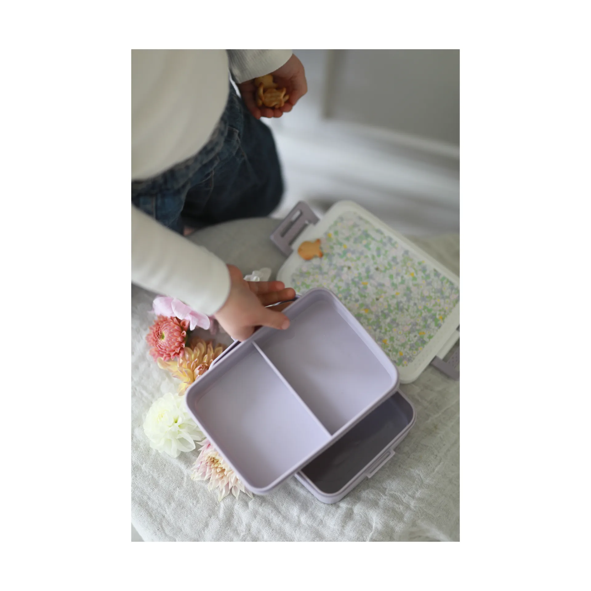 Elsa Beskow Blomsterfesten ランチボックス 8x18.5 cm, Multi Rätt Start