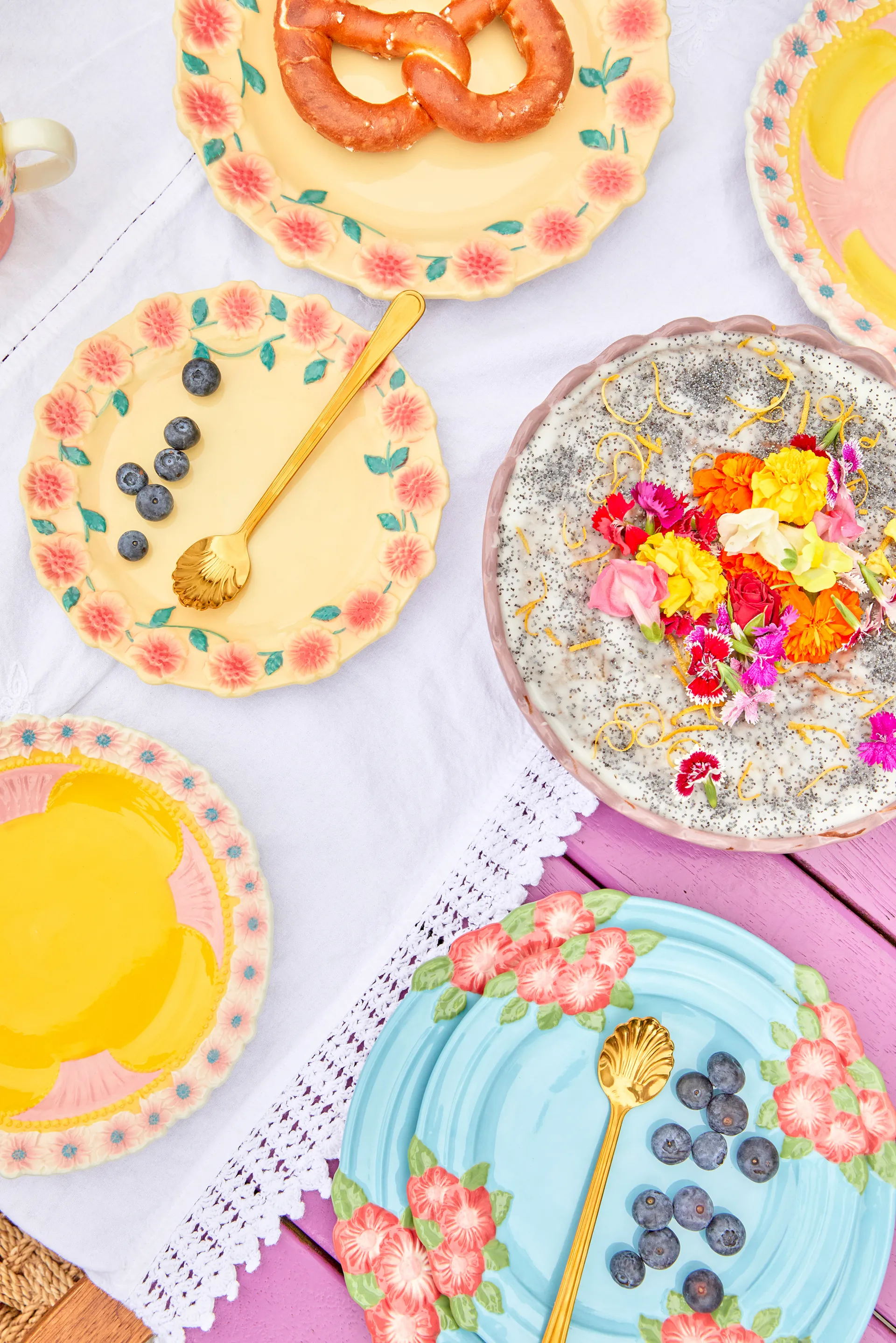 Rice Embossed Flower セラミックプレート Ø25.5 cm, Mint RICE | ライス