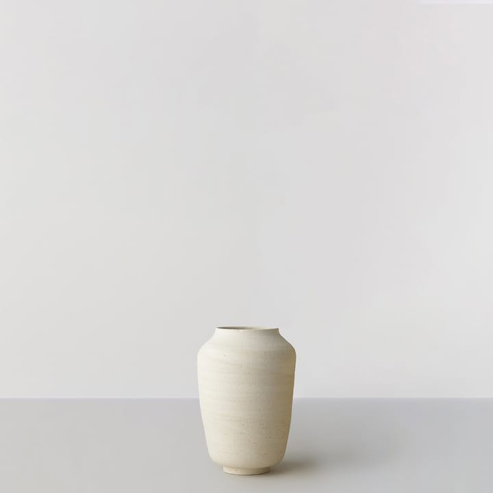 Hand turned 花瓶 no. 59 Classic, Vanilla Ro Collection | ロ コレクション