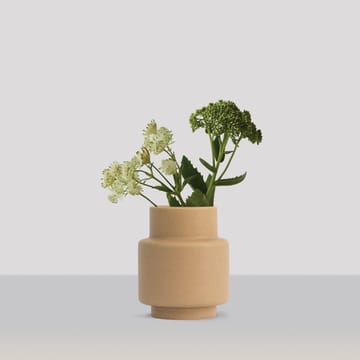 Hurricane 花瓶 M Ø12 - Soft Ochre - Ro Collection | ロ コレクション