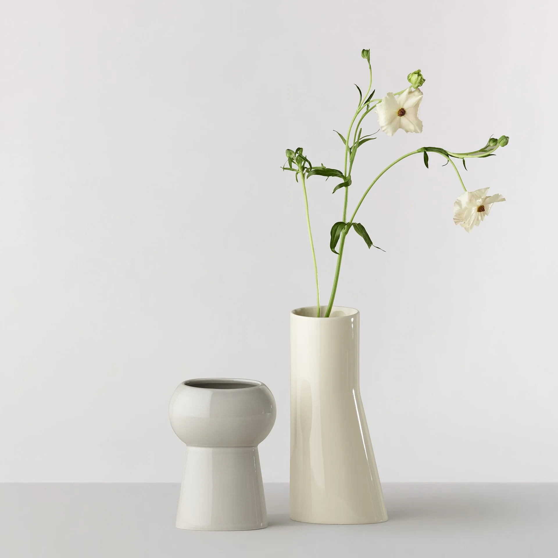 Oval 花瓶 no. 67, Vanilla Ro Collection | ロ コレクション