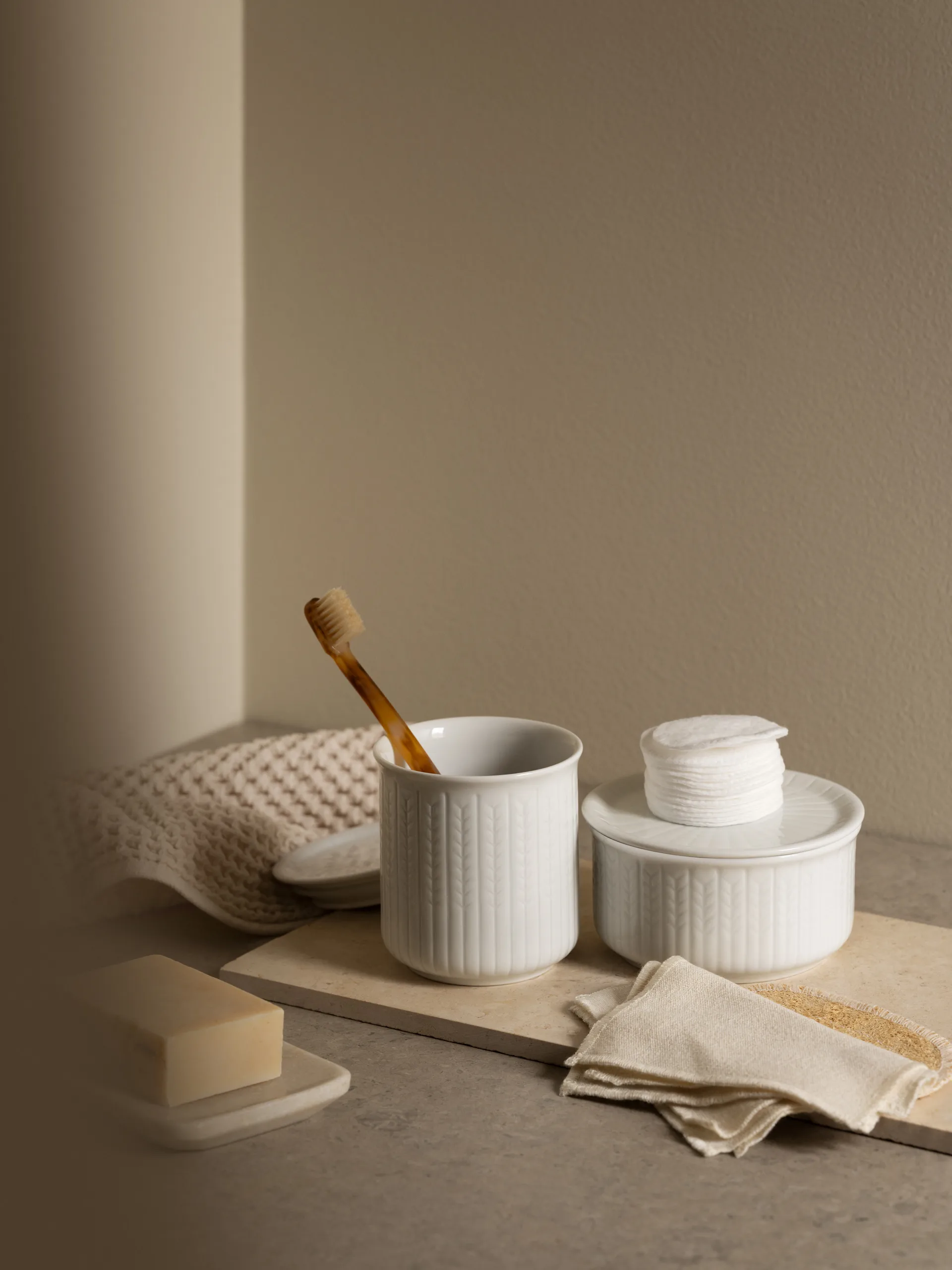 Swedish Grace 収納ジャー low S 0.3 L, Snow Rörstrand | ロールストランド