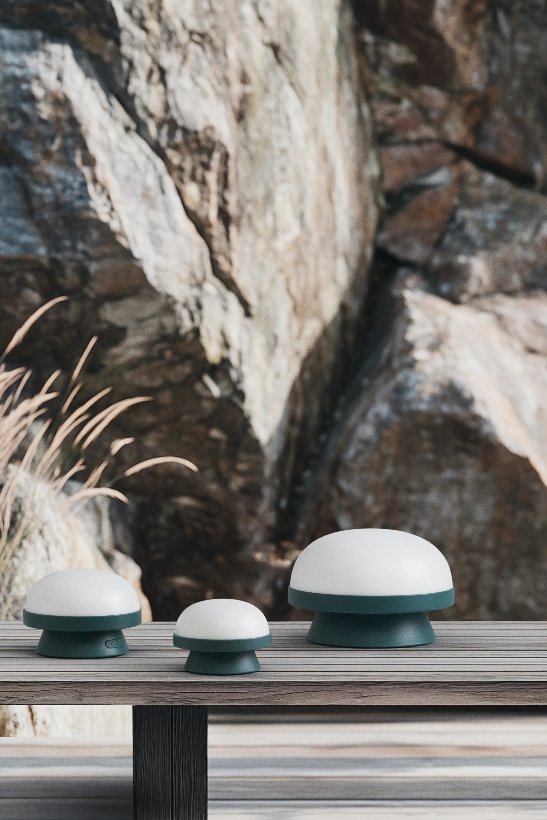 Soft Spot ドッツ ソーラーランプ Ø14.5 cm, Forest green Rosendahl | ロゼンダール