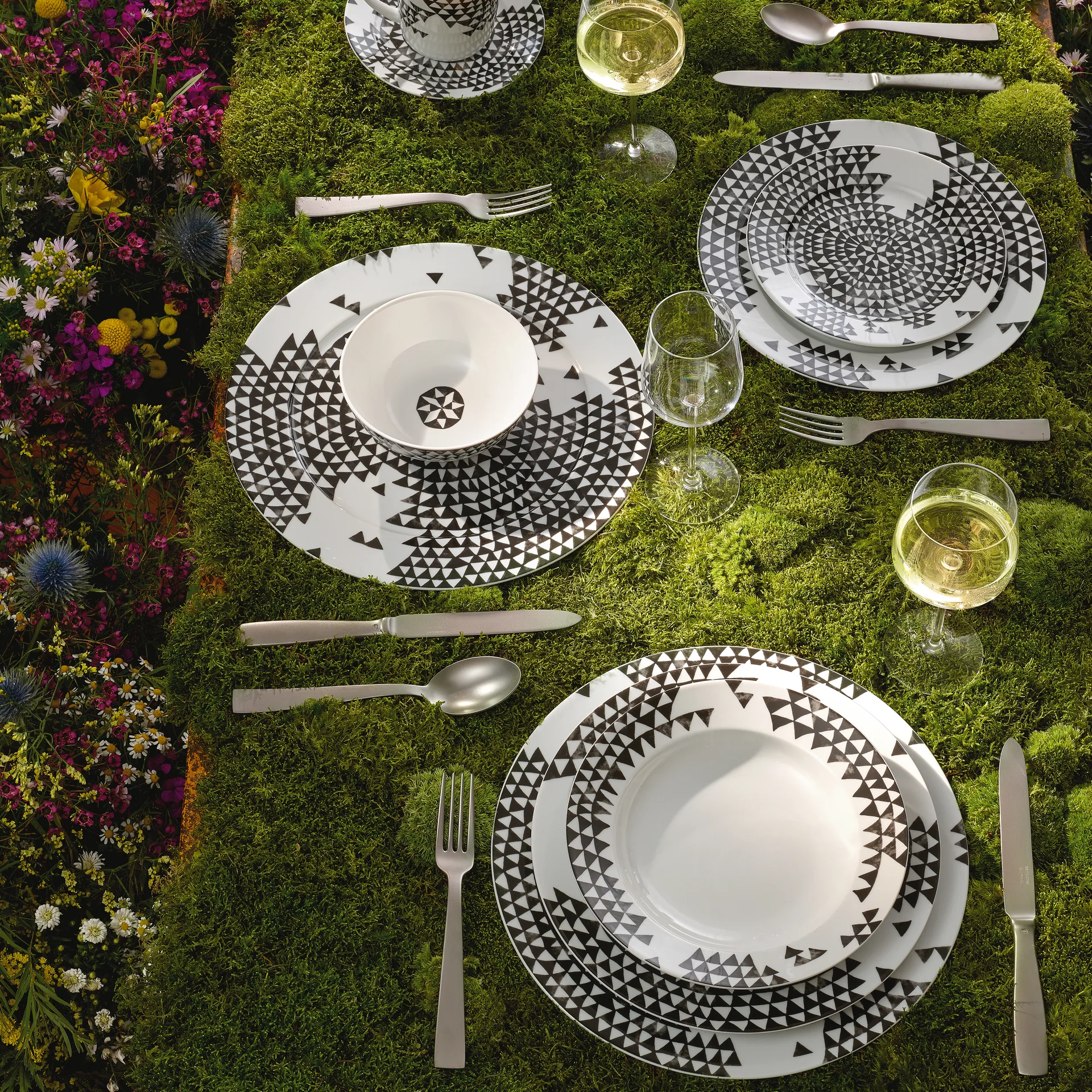 Magic Garden ブラックシーズ ディーププレート 23 cm, white-black Rosenthal | ロゼンダール