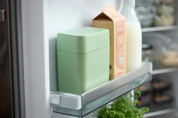 Classic チーズボックス チーズスライサー付き 16.5x10x19 cm - Misty green - Rosti | ロスティ