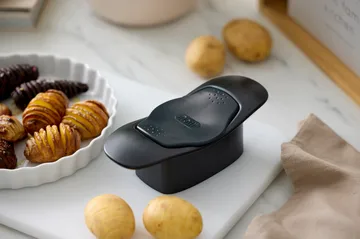 Classic ハッセルバックカッター - Black - Rosti | ロスティ