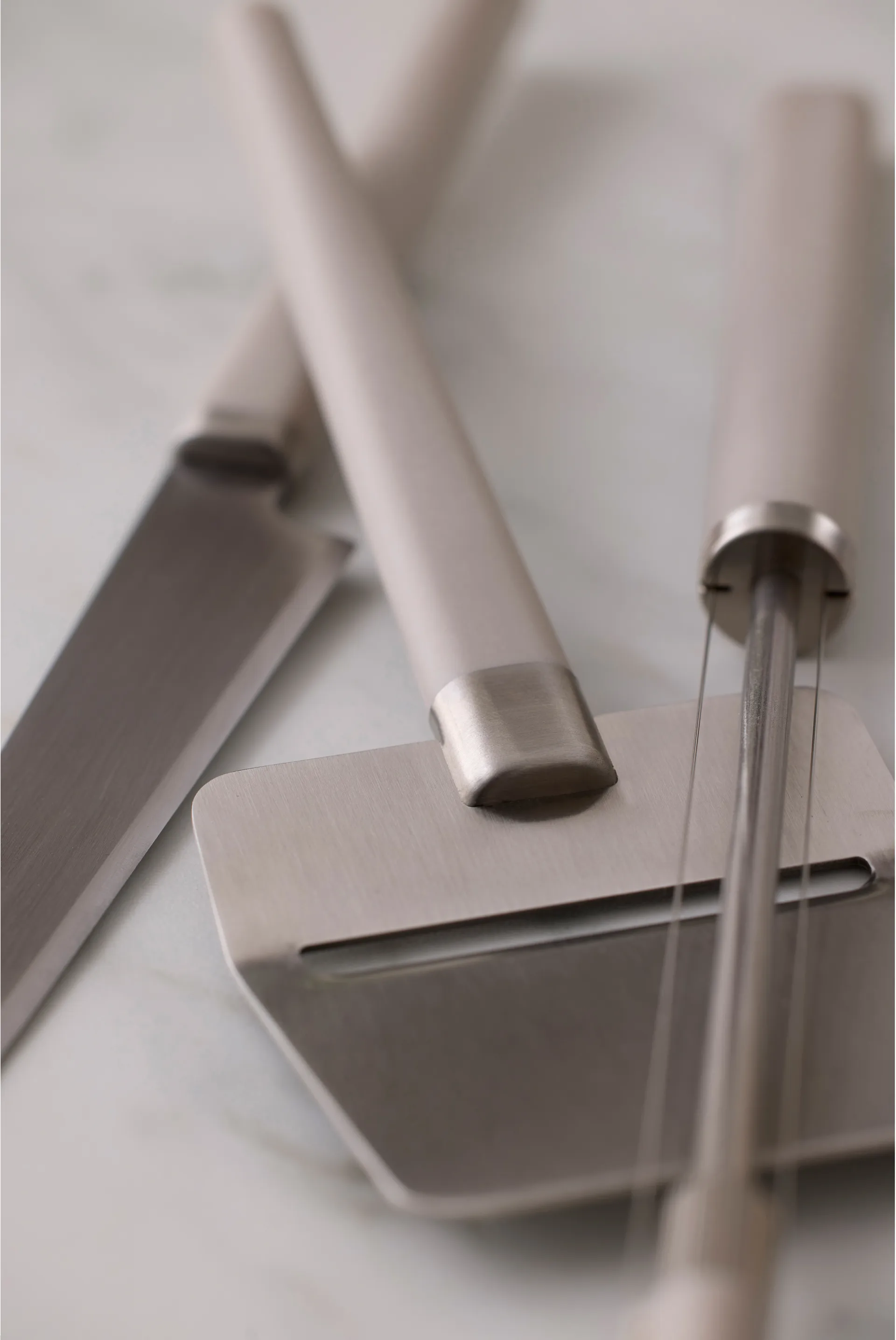 Emma チーズナイフ 24 cm, Humus Rosti | ロスティ