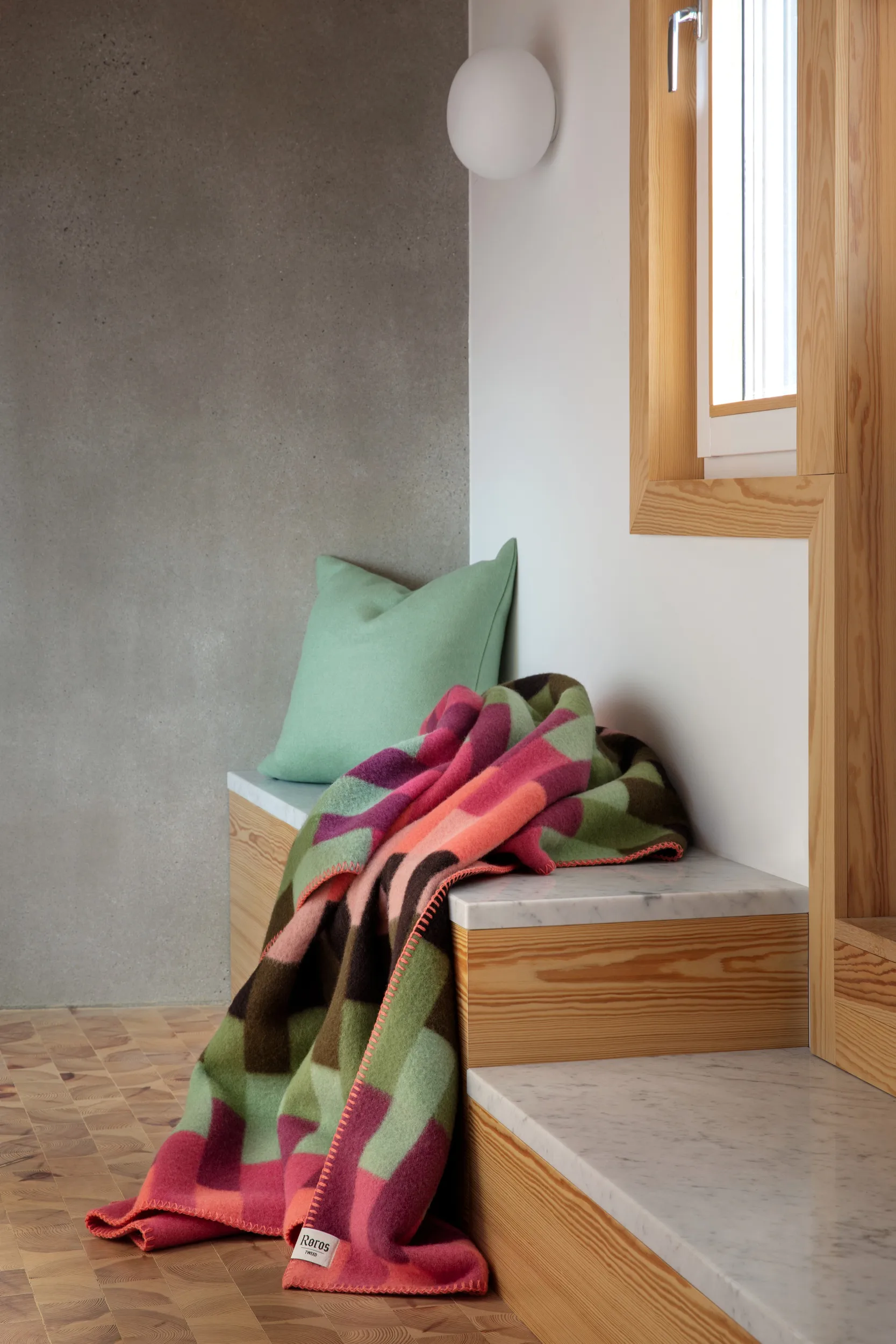 Åsmund bold ブランケット 135x200 cm, Pink-green Røros Tweed