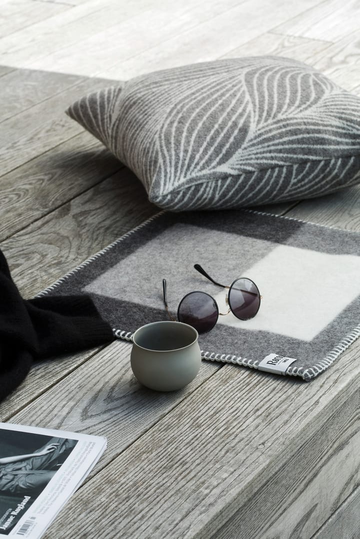 Flatte クッション 50x50 cm - Grey - Røros Tweed | ロロス ツイード