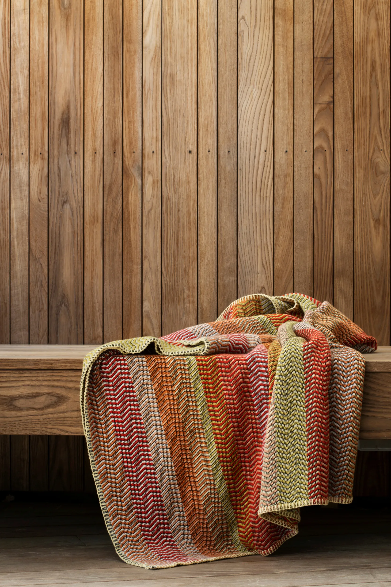 Fri ブランケット 150x200 cm, Summer red Røros Tweed