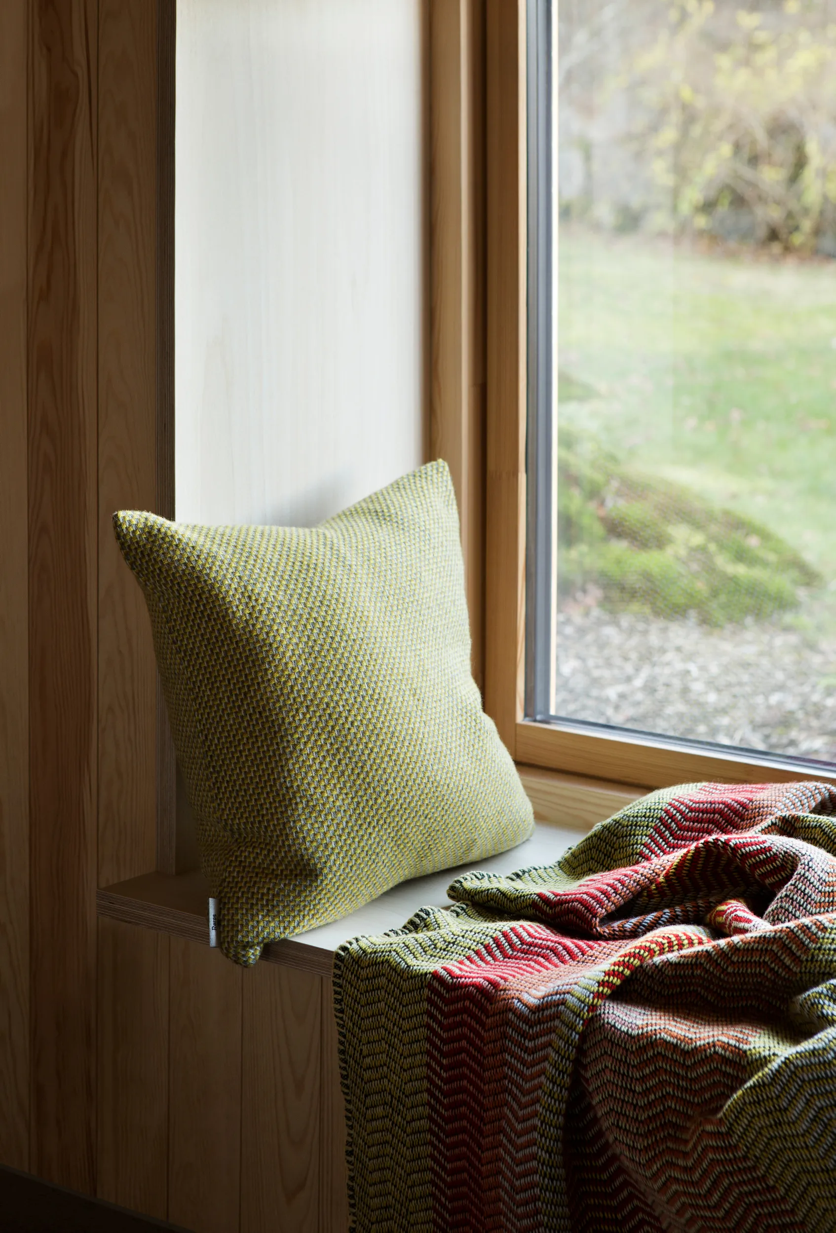 Fri ブランケット 150x200 cm, Summer red Røros Tweed