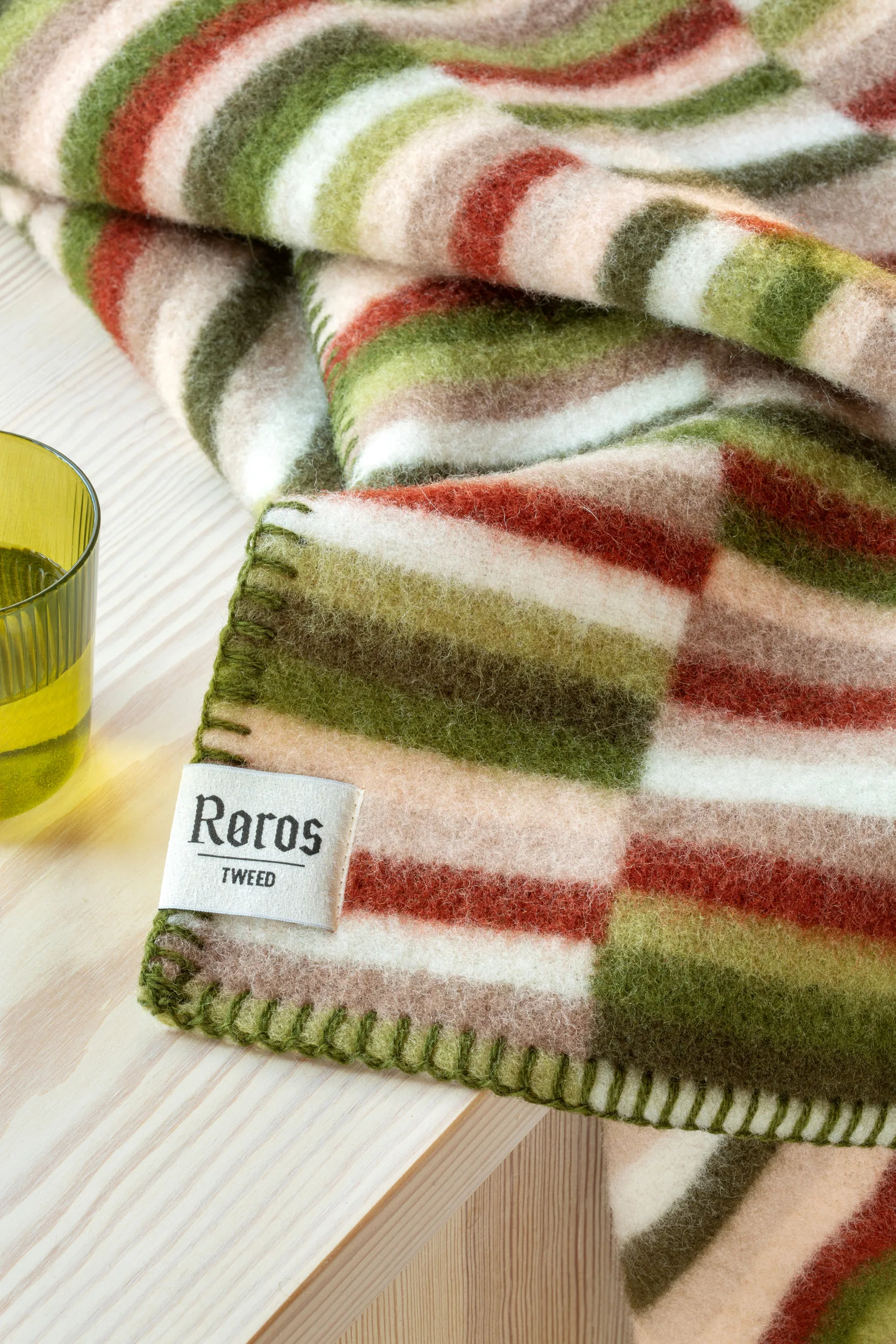 Ida ブランケット 135x200 cm, Olive burgundy Røros Tweed