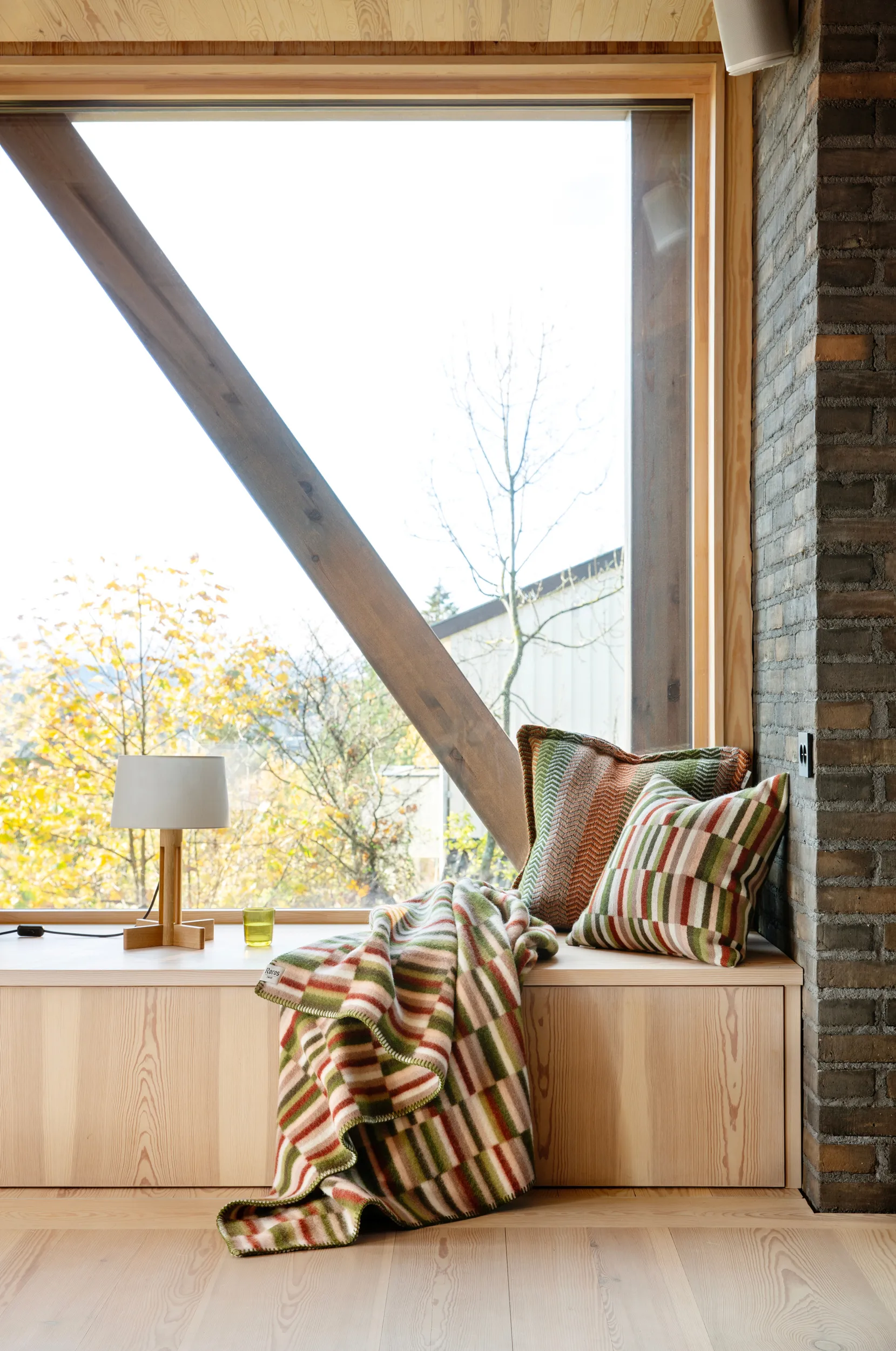 Ida ブランケット 135x200 cm, Olive burgundy Røros Tweed