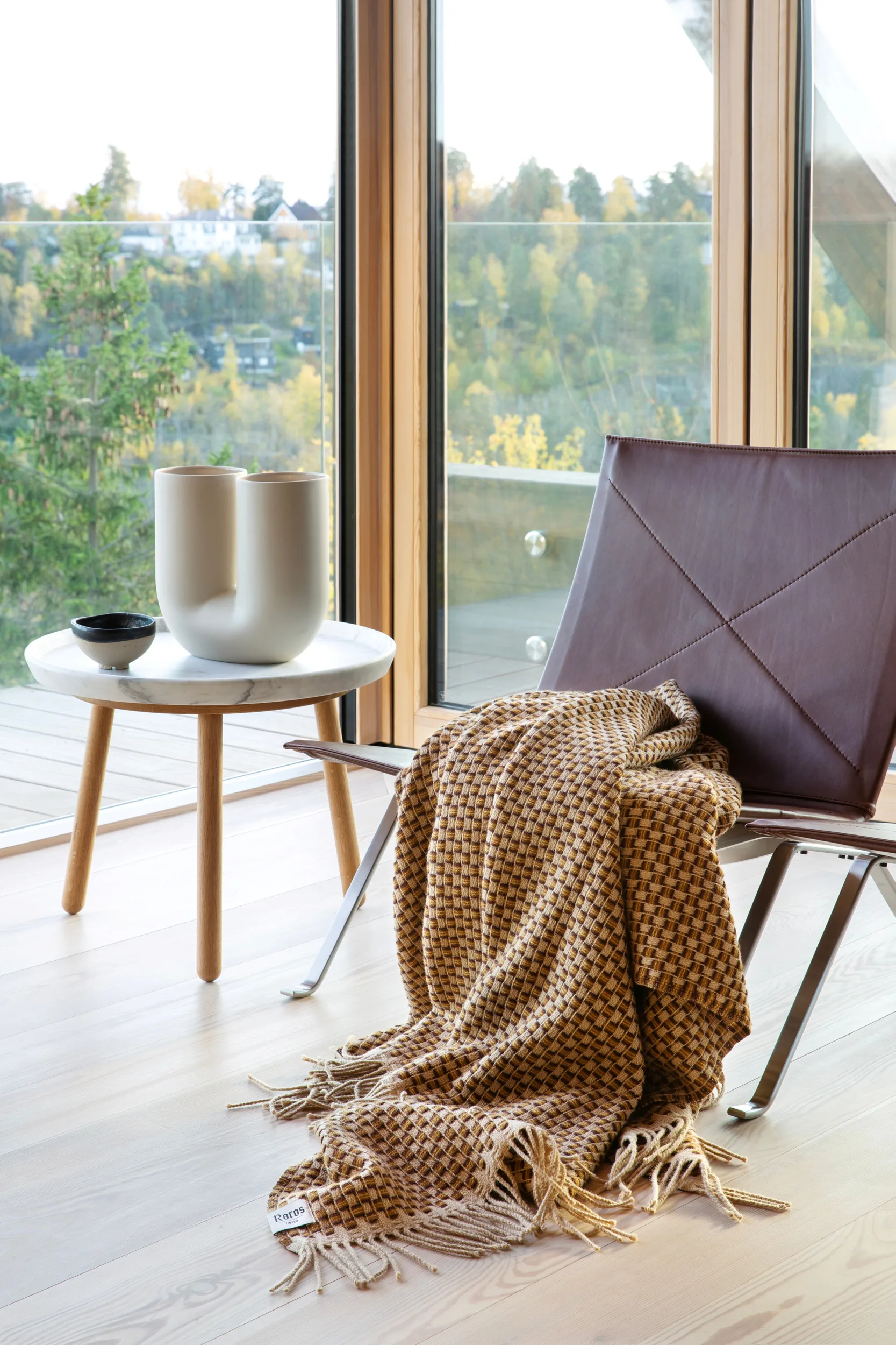 Isak スロー 150x210 cm, Chestnut Røros Tweed