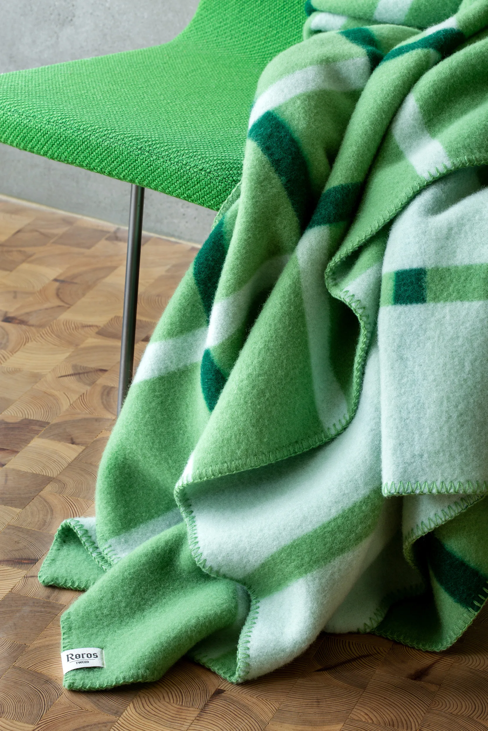 Knut ブランケット 135x200 cm, Field green Røros Tweed