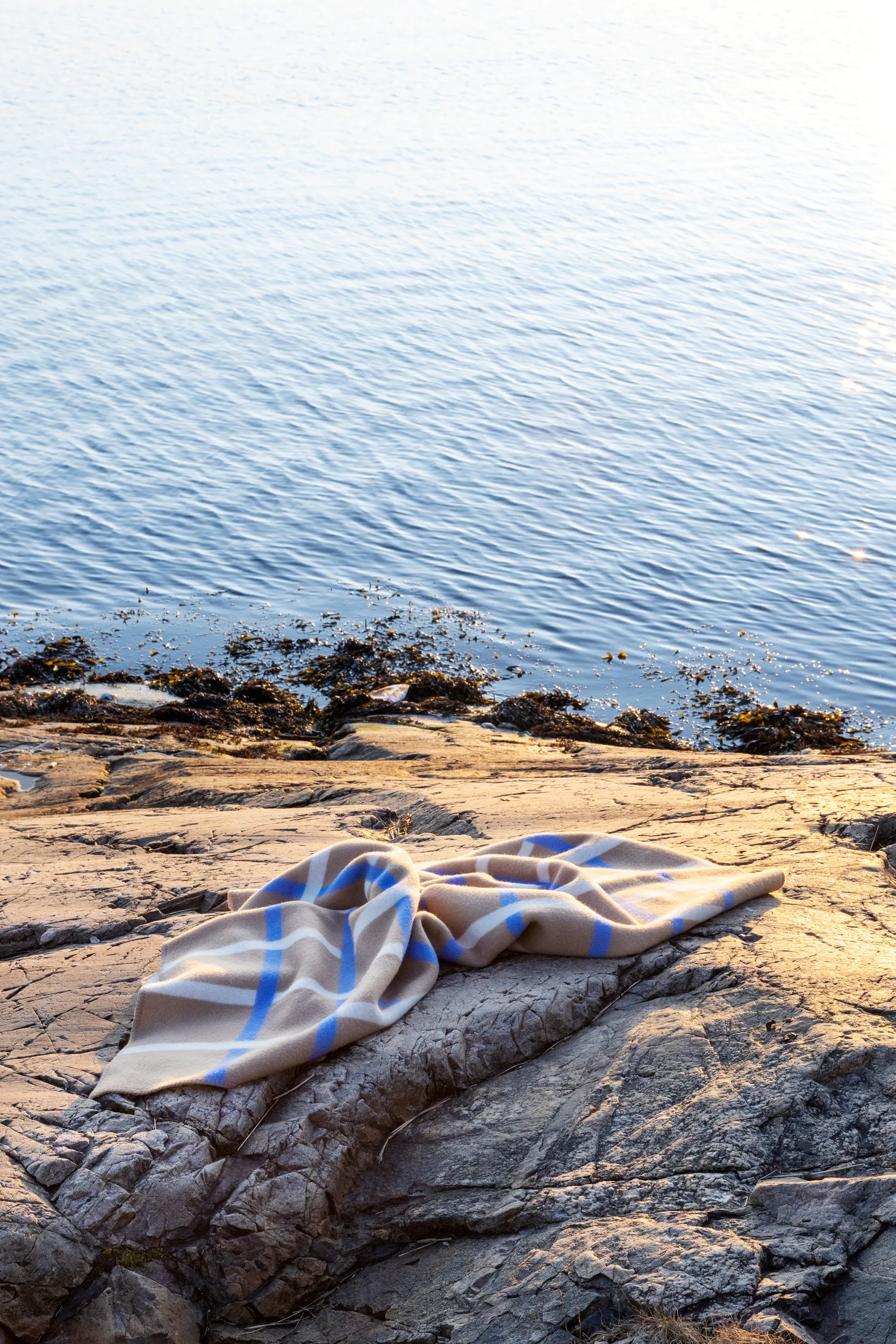 Knut ブランケット 135x200 cm, Taupe Røros Tweed