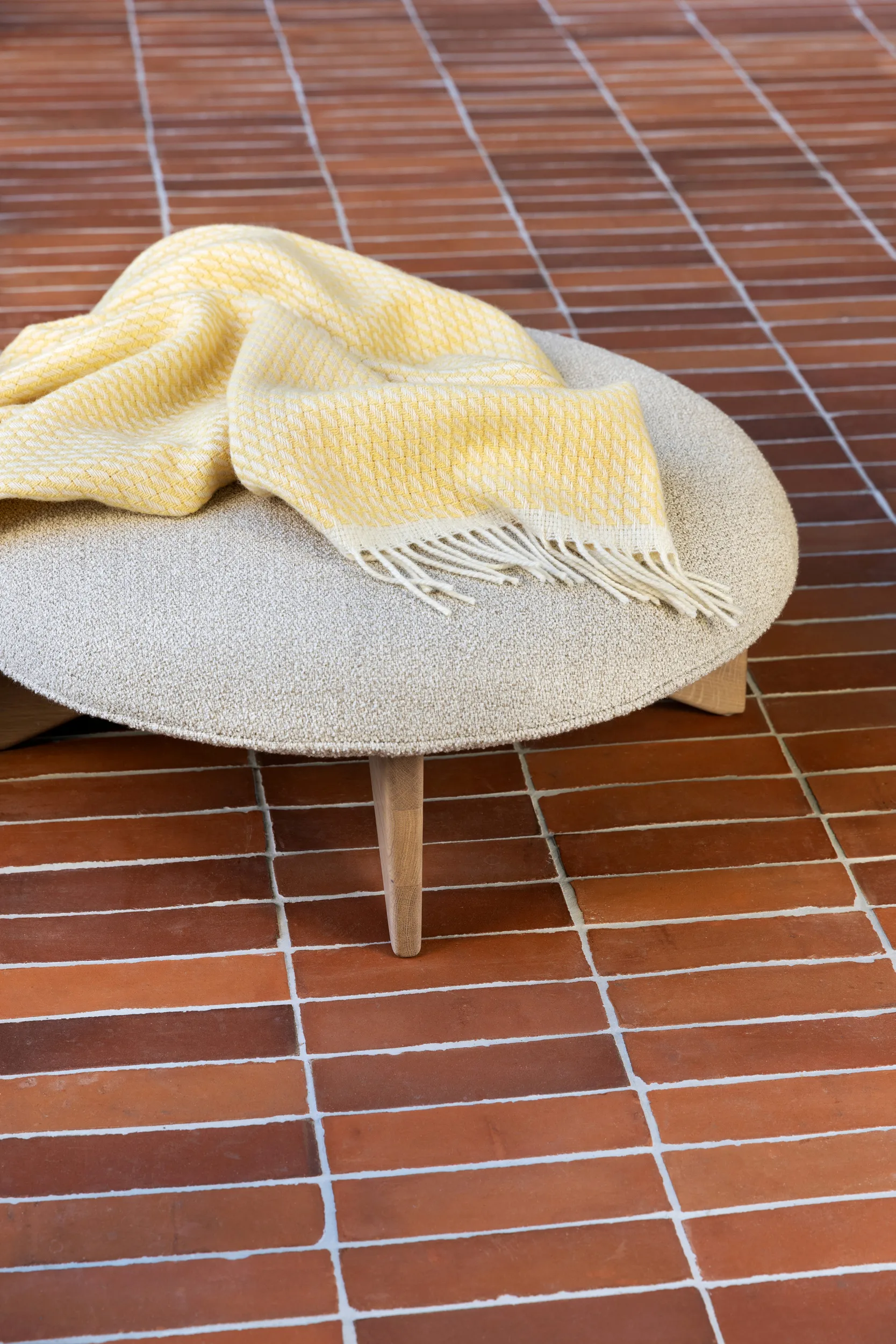 Mello スロー 150x210 cm, Lemon yellow Røros Tweed