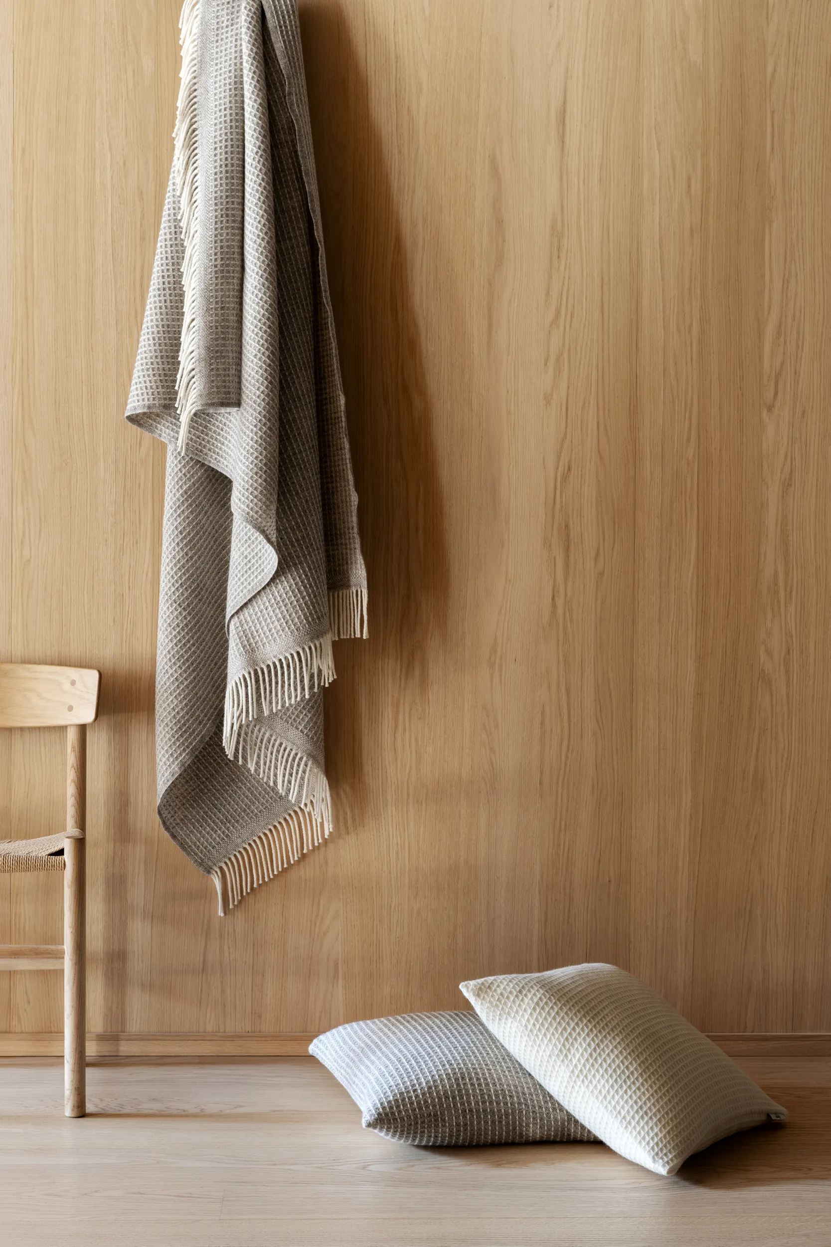 Vega スロー 150x210 cm, Grey Røros Tweed