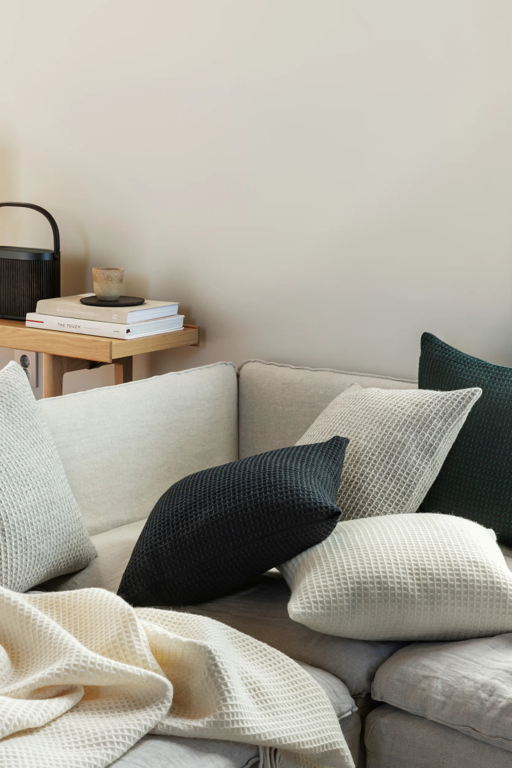 Vega クッション 50x50 cm, Natural Røros Tweed