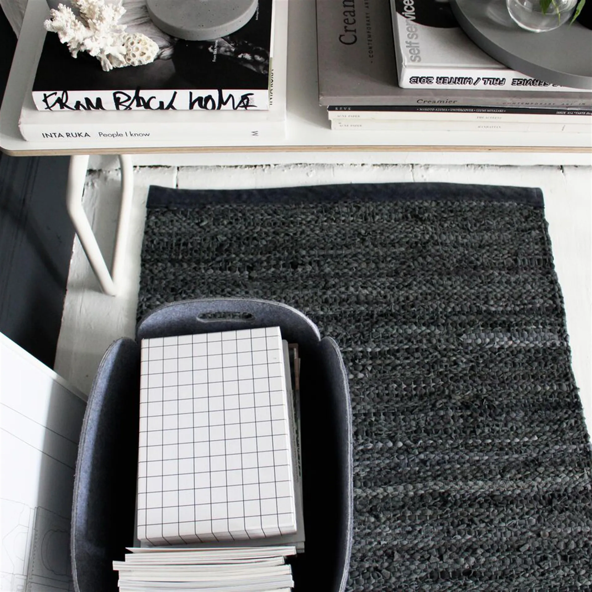 レザー ラグ  65x135 cm, black (black) Rug Solid | ラグソリッド