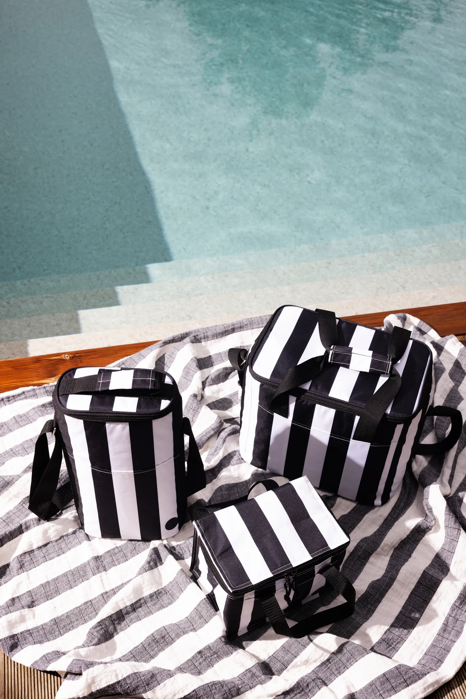 City クーラー バッグ tall 9 L, Black-white Sagaform | サガフォルム