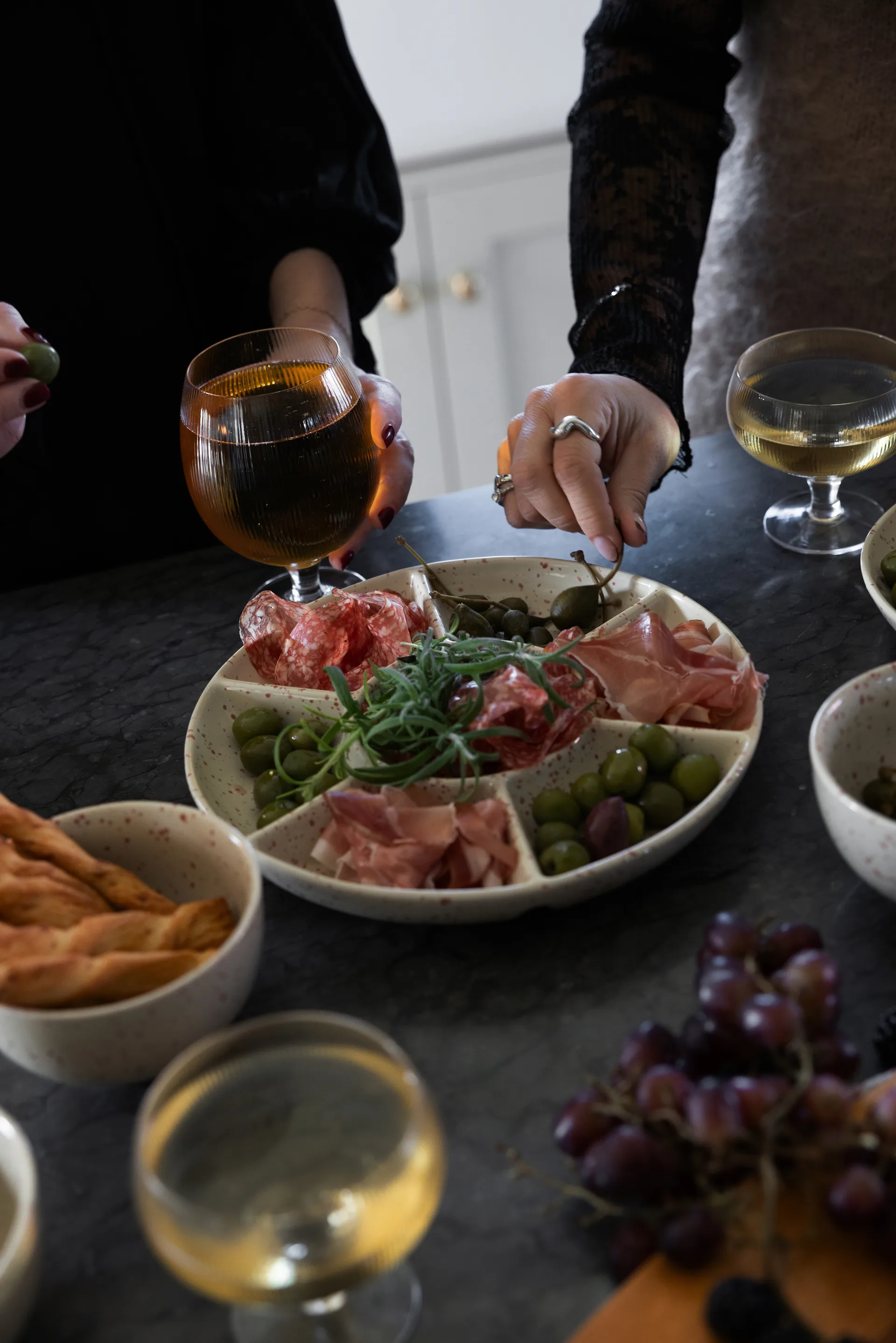 Ditte サービングプレート, Beige-burgundy Sagaform | サガフォルム