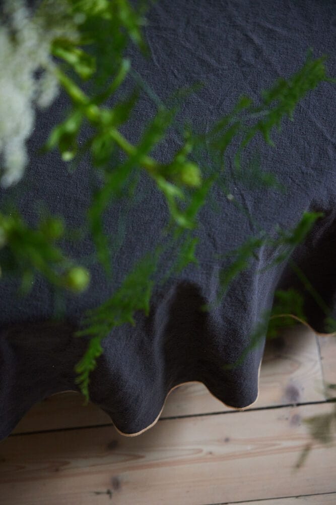 Edith ラウンドテーブルクロス Ø180 cm, Gray Sagaform | サガフォルム