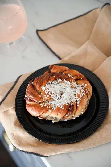 Inka サイドプレート - Black, Ø17 cm - Sagaform | サガフォルム