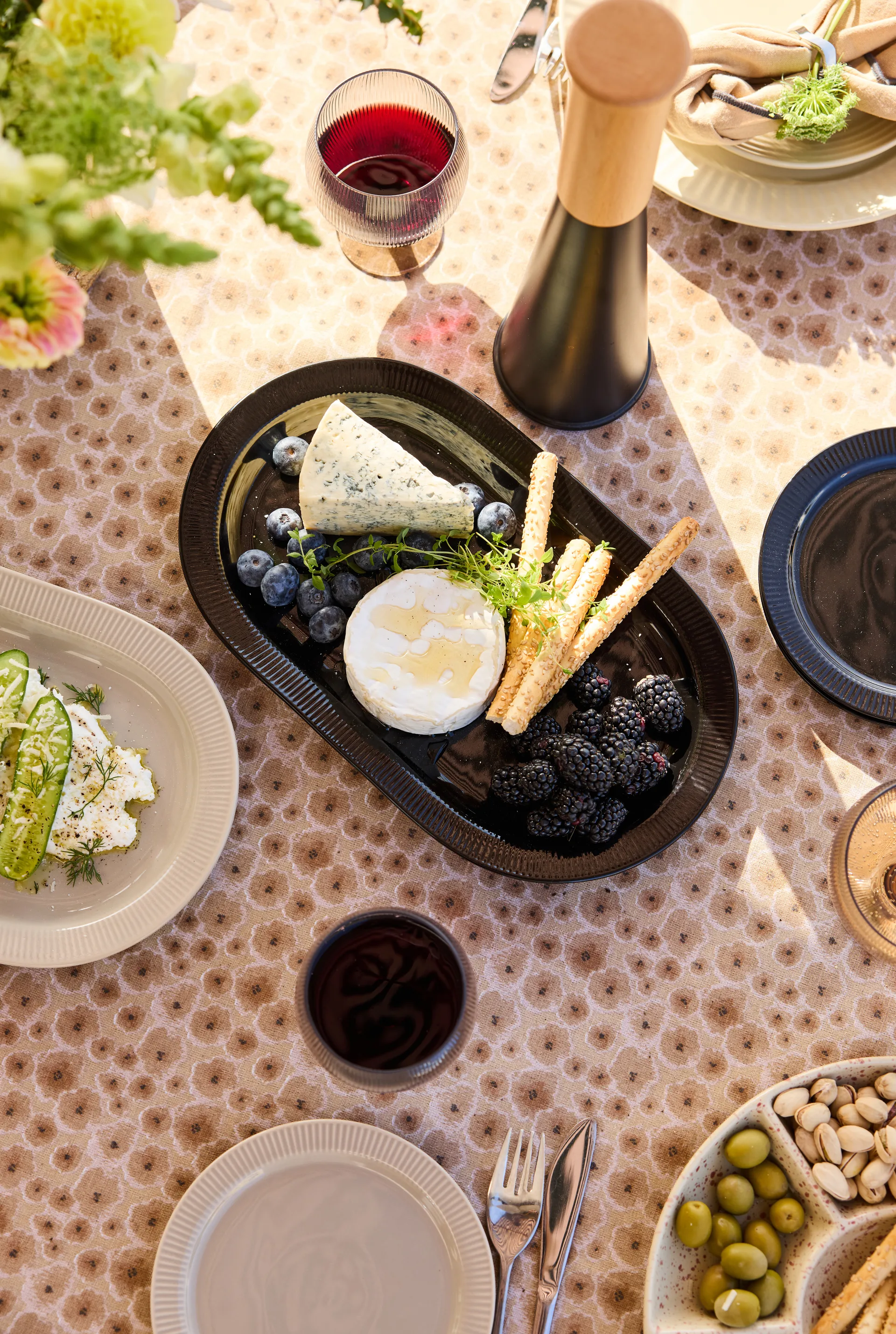 Inka サービングプラッター, Black, 20x34 cm Sagaform | サガフォルム