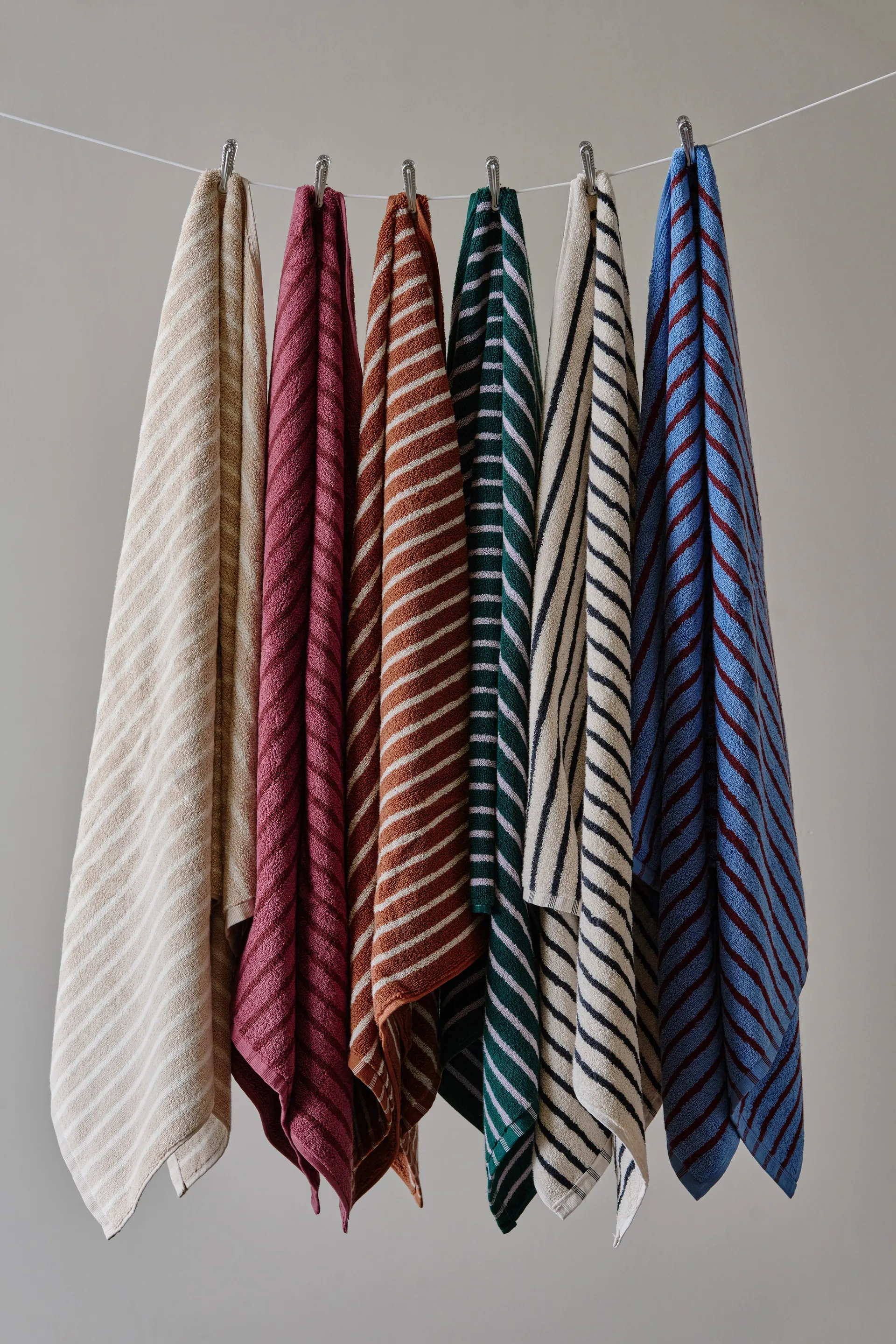 Drift バスタオル 100x150 cm 2パック - Green-purple Scandi Living | スカンジリビング