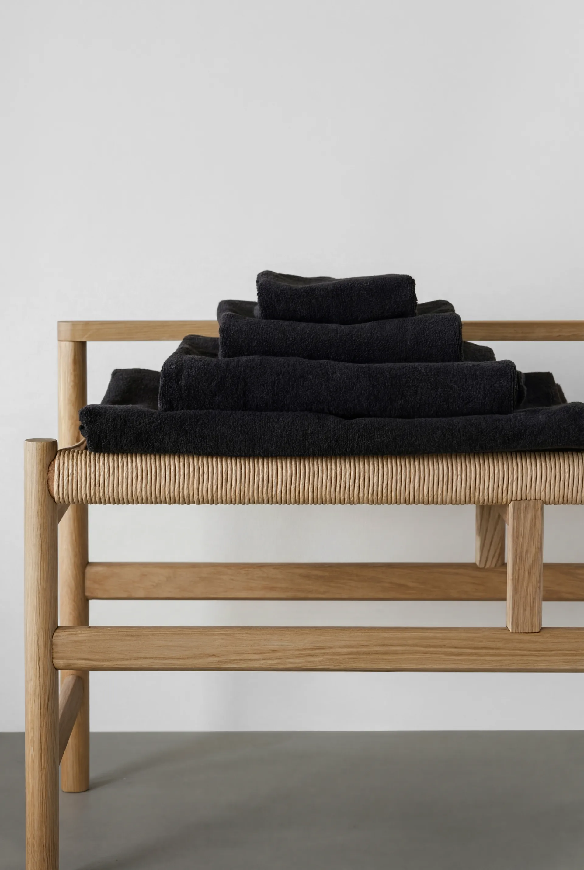 Drift バスタオル 100x150 cm, Black Scandi Living | スカンジリビング