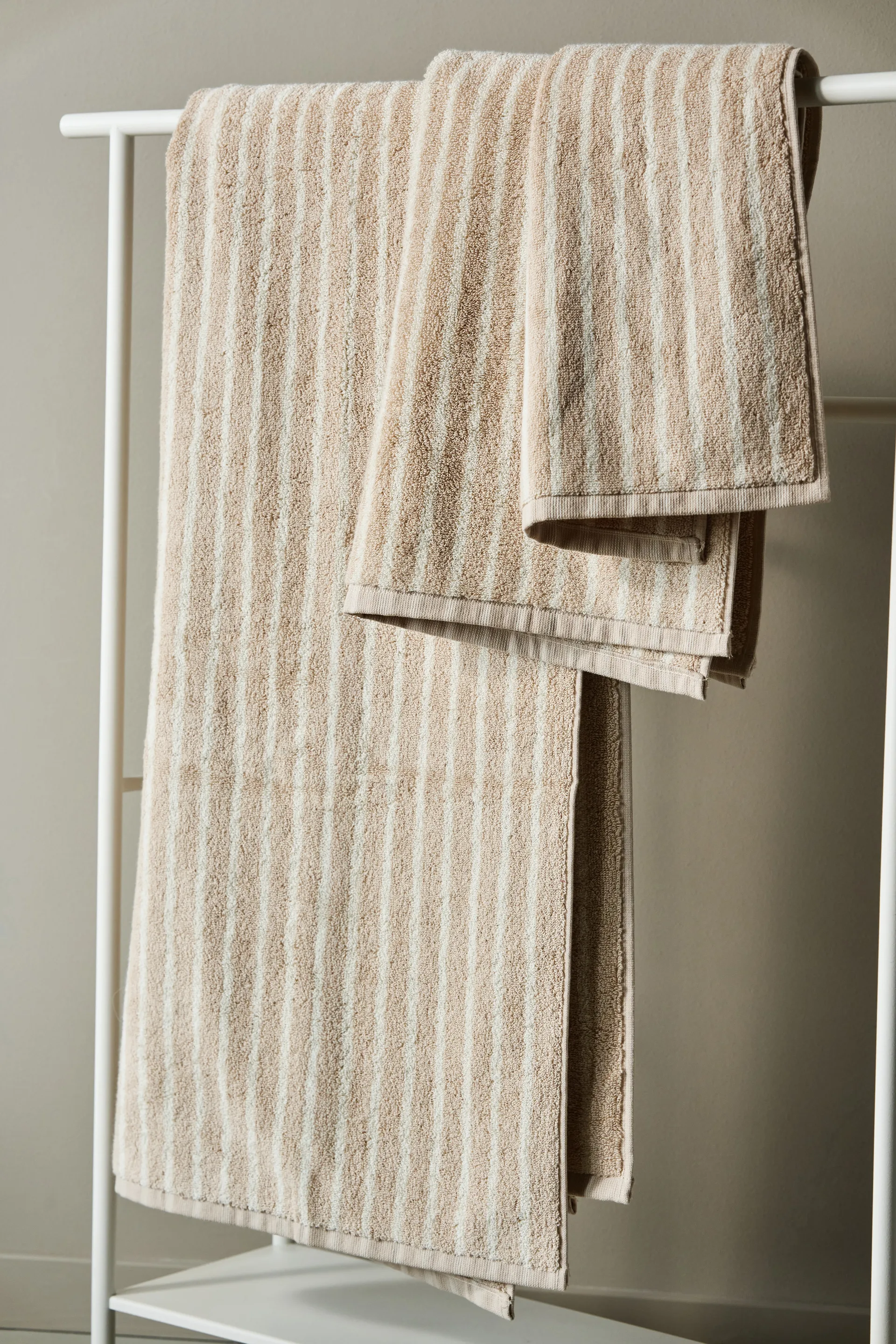 Drift タオルセット 4個 - Beige-White,  Scandi Living