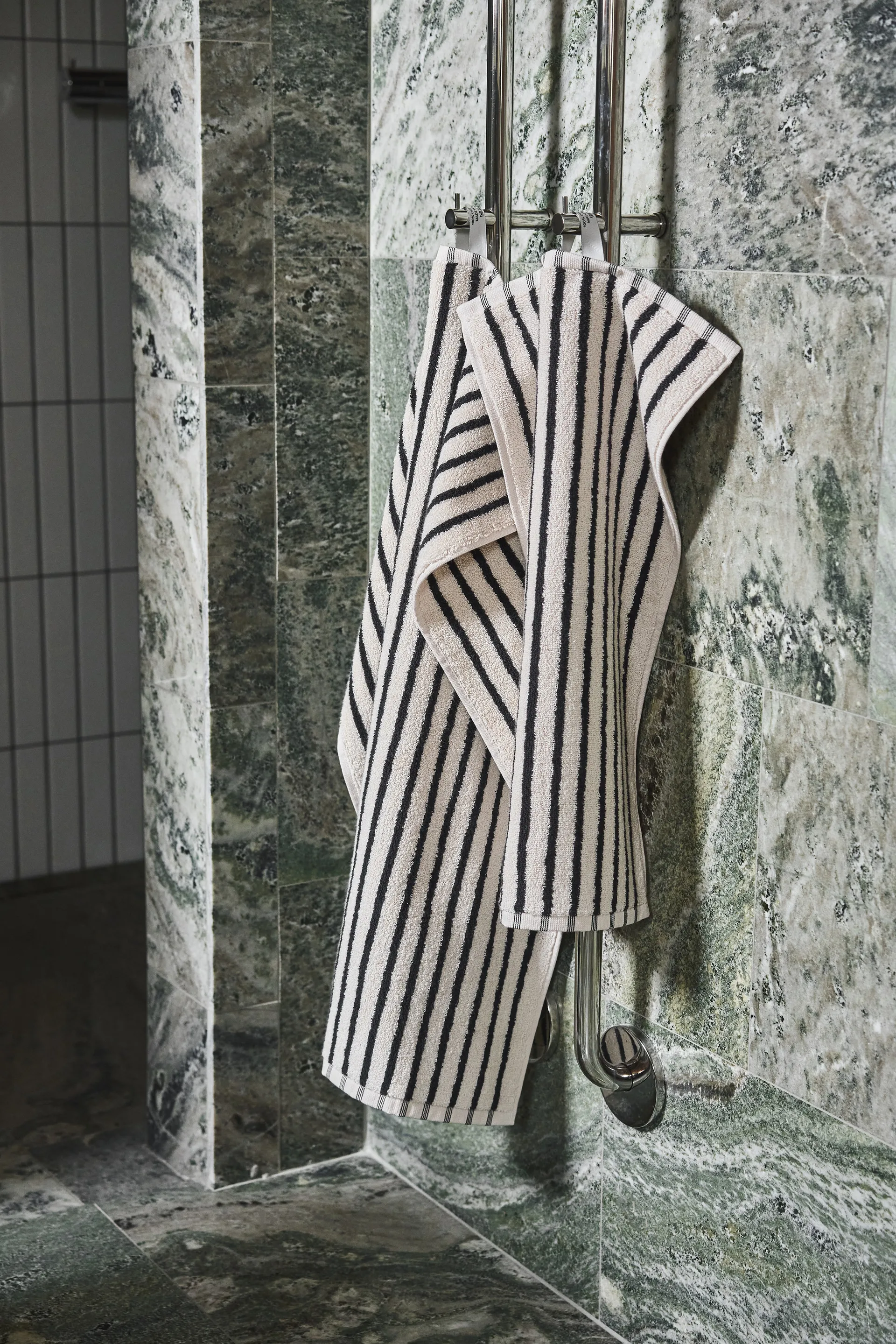 Drift タオル 50x70 cm, White-black Scandi Living | スカンジリビング