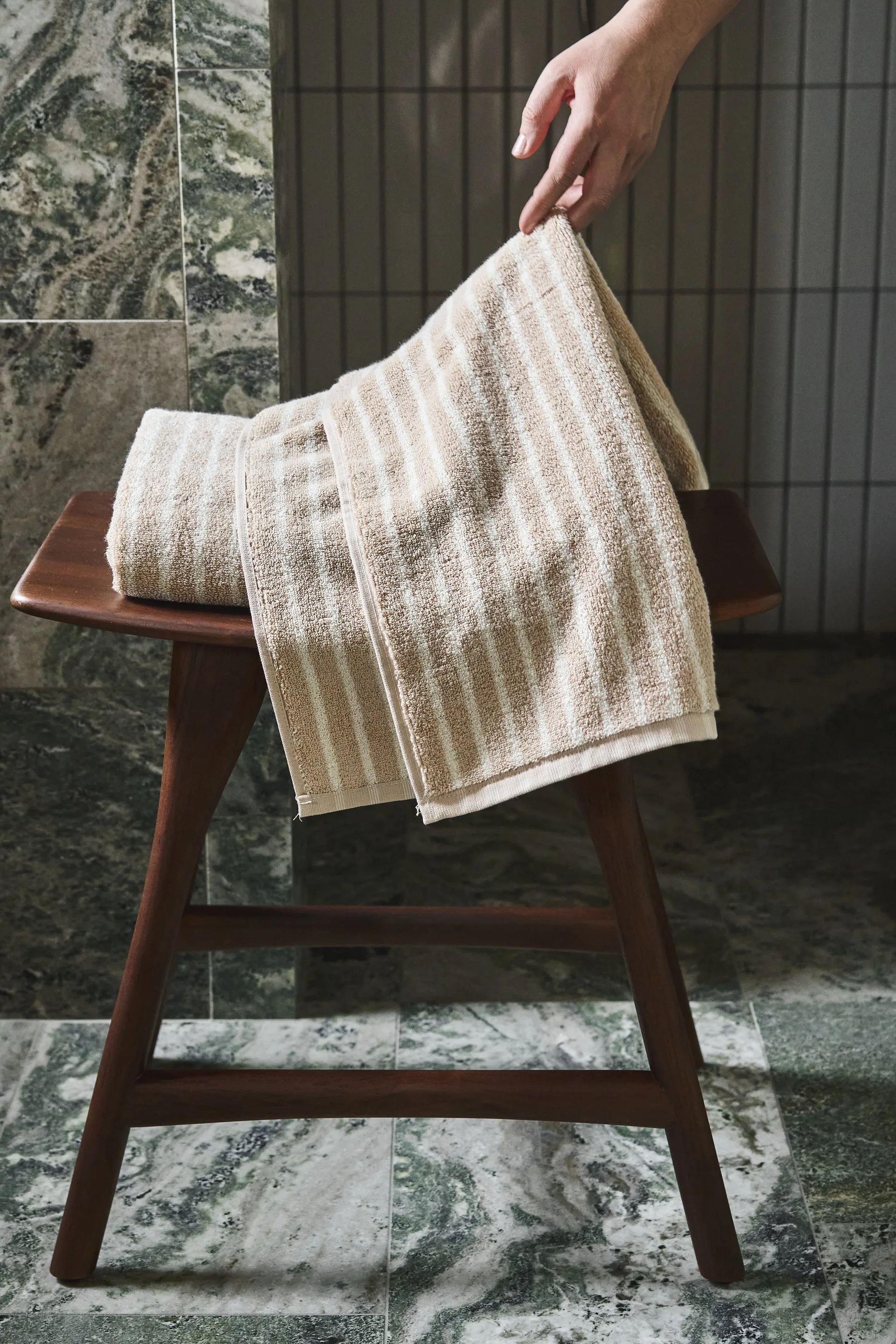 Drift バスタオル 70x140 cm, Beige-white Scandi Living | スカンジリビング
