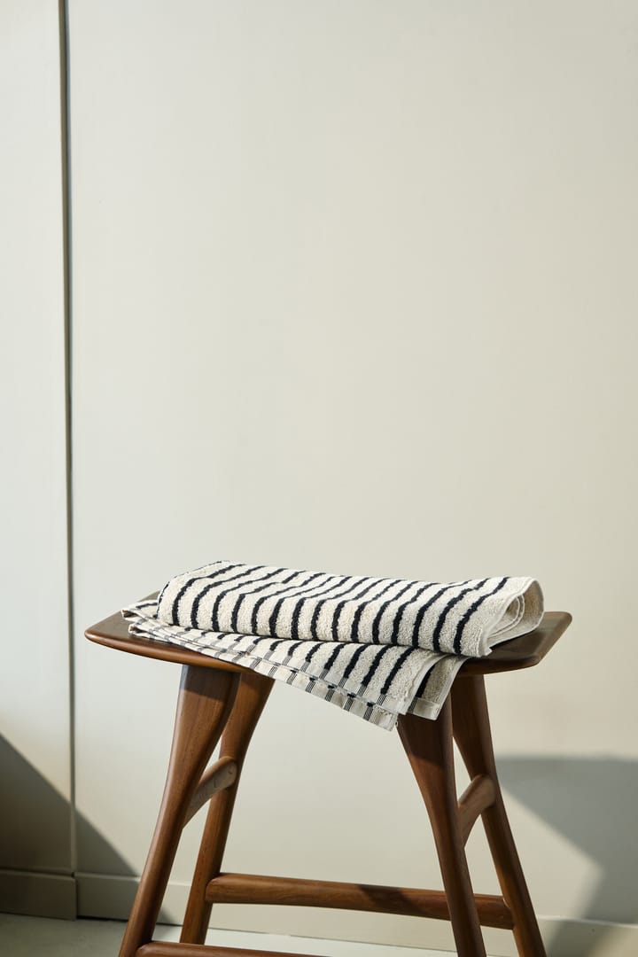 Drift バスタオル 70x140 cm, White-black Scandi Living | スカンジリビング