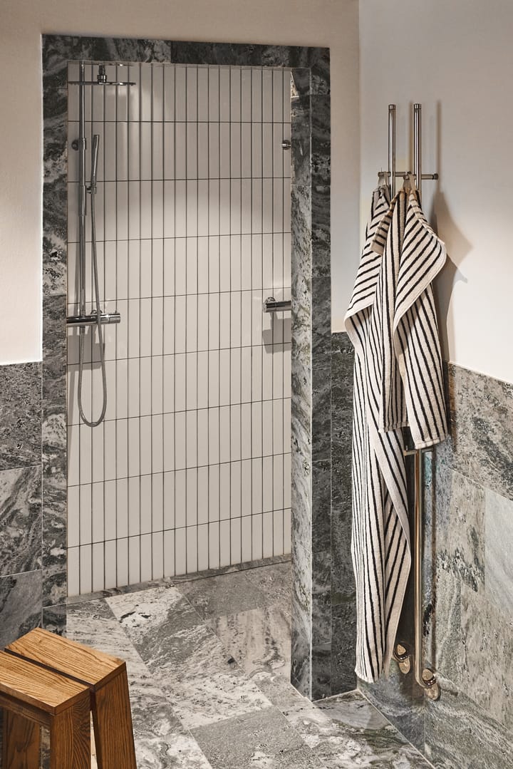 Drift バスタオル 70x140 cm, White-black Scandi Living | スカンジリビング