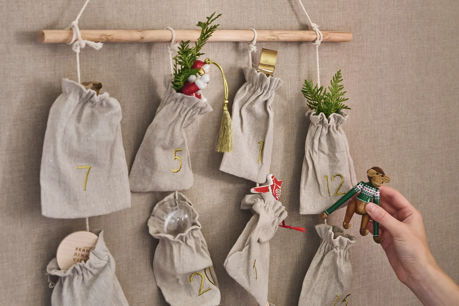 Joyful アドベントカレンダー 75 cm, Beige Scandi Living | スカンジリビング