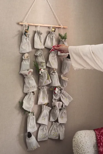 Joyful アドベントカレンダー 75 cm - Beige - Scandi Living | スカンジリビング