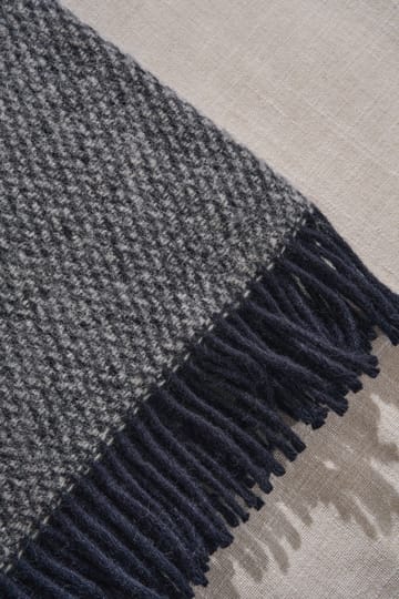 Sandstone ウールスロー 130x180 cm - Indigo blue - Scandi Living | スカンジリビング