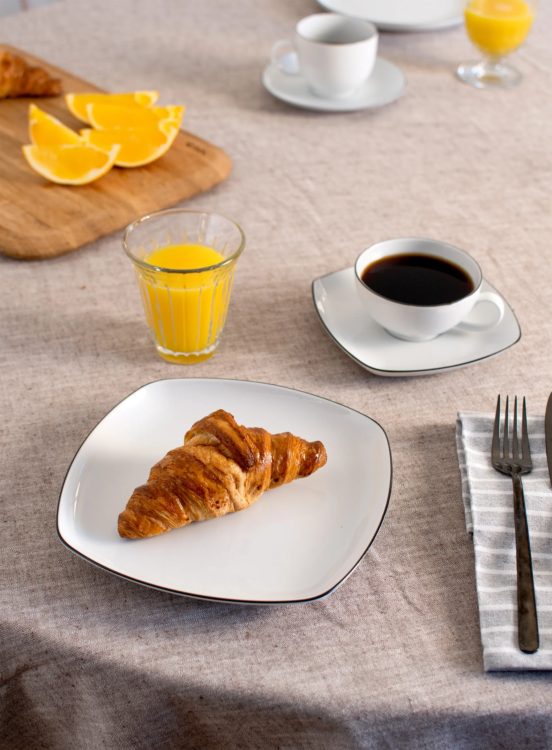 Lido black lines ティー サービス スクエア 18点, White with black edge Seltmann Weiden