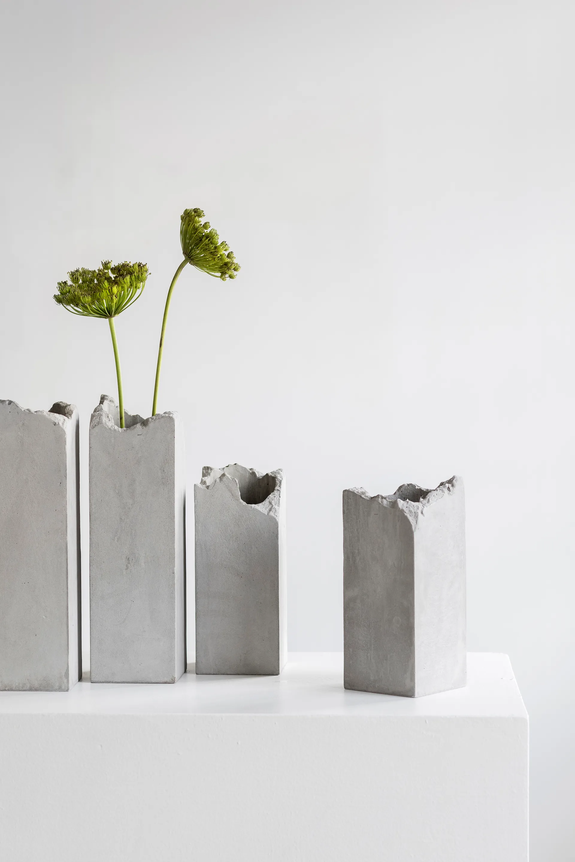 Broquaine 花瓶 L 38 cm, Grey Serax | セラックス